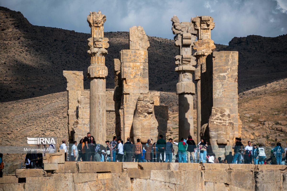 Persepolis sinking by 30 centimeters annually amid 5,000 illegal wells