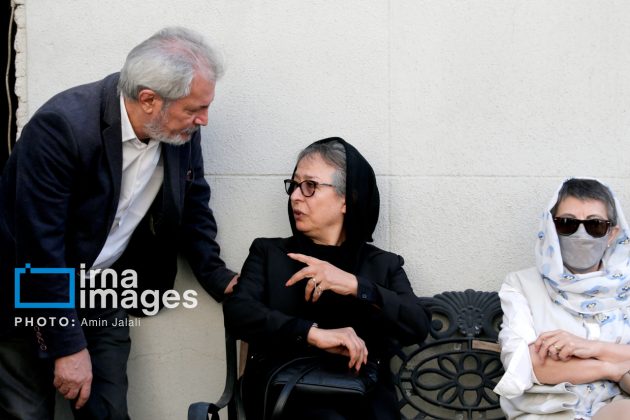 Widely acclaimed Iranian filmmaker Nasser Taghvai laid to rest in Tehran