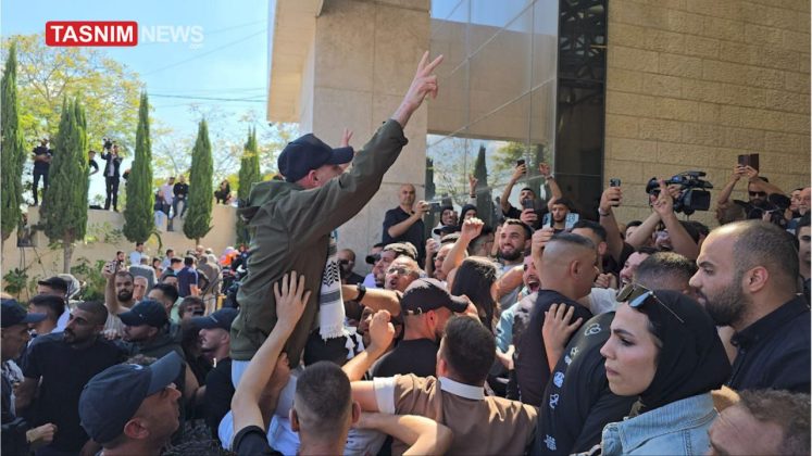 Tasnim exclusive images: Dozens of Palestinian prisoners freed from Israel’s Ofer prison as exchange begins