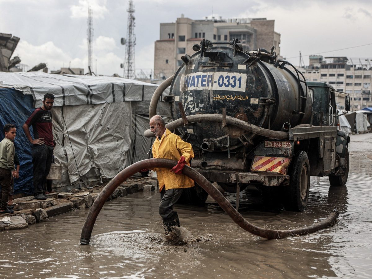 Displaced Gazans suffer as heavy rains flood tent camps 1 Displaced Gazans suffer as heavy rains flood tent camps
