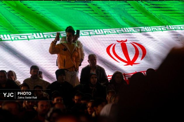 Tehran unveils “Kneeling Before Iran” monument at Enghelab Square