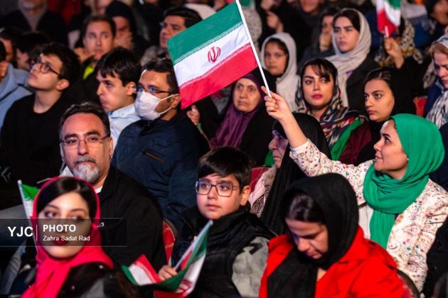 Tehran unveils “Kneeling Before Iran” monument at Enghelab Square