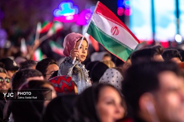 Tehran unveils “Kneeling Before Iran” monument at Enghelab Square