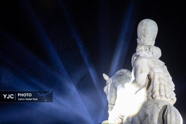 Tehran unveils “Kneeling Before Iran” monument at Enghelab Square