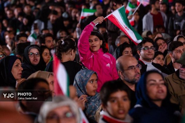 Tehran unveils “Kneeling Before Iran” monument at Enghelab Square