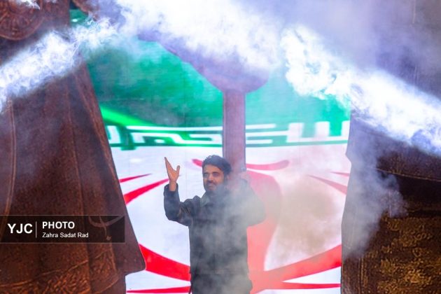 Tehran unveils “Kneeling Before Iran” monument at Enghelab Square
