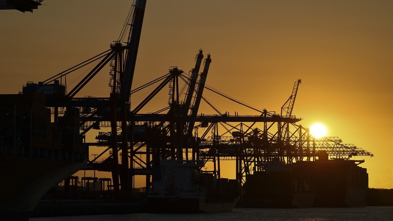 Washington working to corner EU energy market: FT 1 Washington working to corner EU energy market: FT