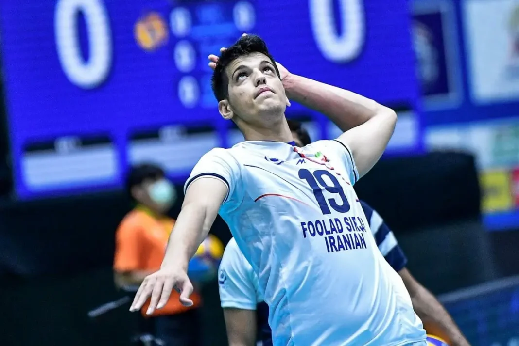 نجم الكرة الطائرة الإيراني الراحل صابر كاظمي. (وكالات)