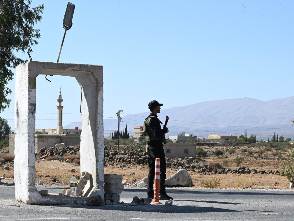 Israel sets up checkpoint in Syria’s Quneitra