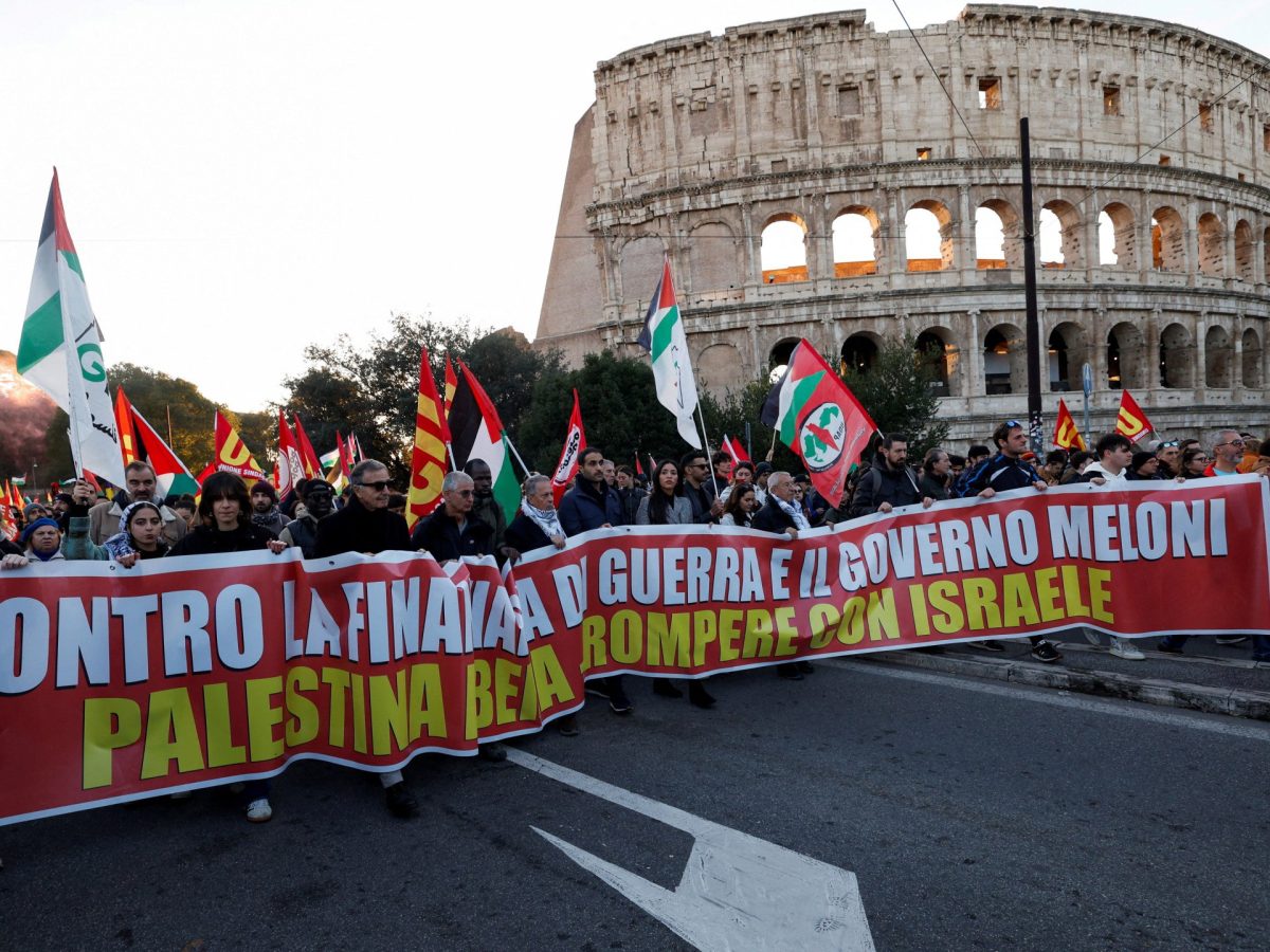Tens of thousands rally in Europe, demanding justice over Israeli war on Gaza 1 Tens of thousands rally in Europe, demanding justice over Israeli war on Gaza