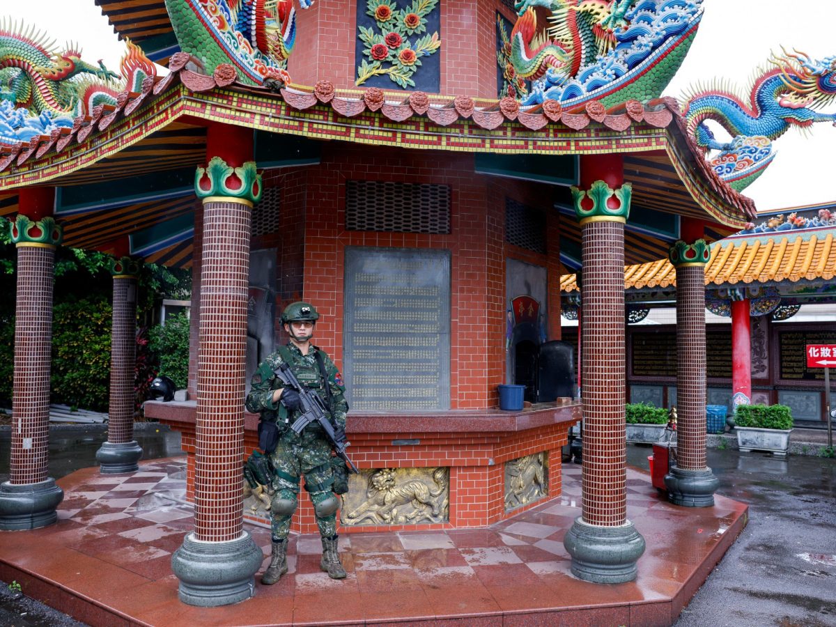 US approves $11bn in weapons sales to Taiwan in deal likely to anger China 1 US approves $11bn in weapons sales to Taiwan in deal likely to anger China