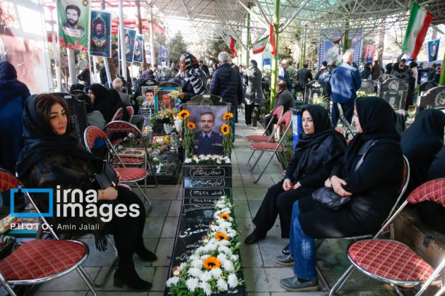 Iran marks 20th anniv. of fallen media, army personnel
