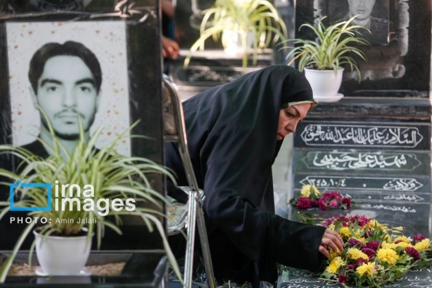 Iran marks 20th anniv. of fallen media, army personnel