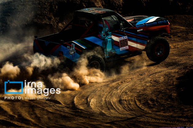 Off-road drivers compete in Iran’s national championship