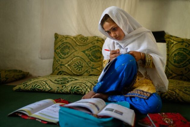 Two Iranian photographers among UNICEF photo award honorees