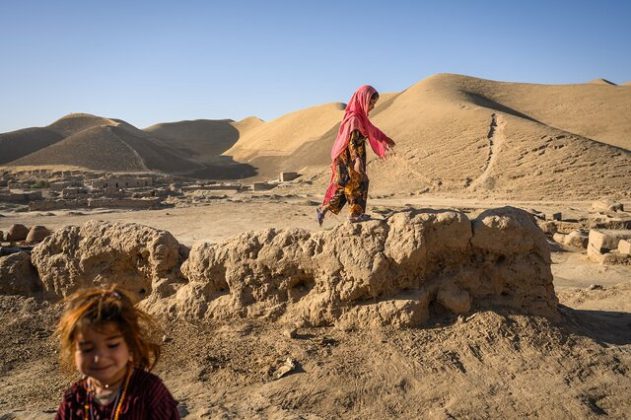 Two Iranian photographers among UNICEF photo award honorees