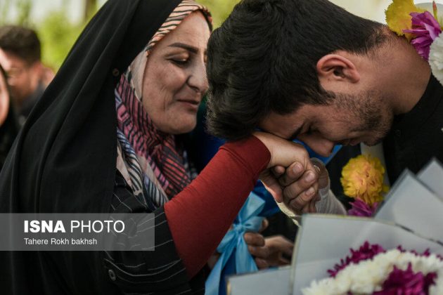 Enthusiastic welcome for the surviving crew of the Dena destroyer in Shiraz