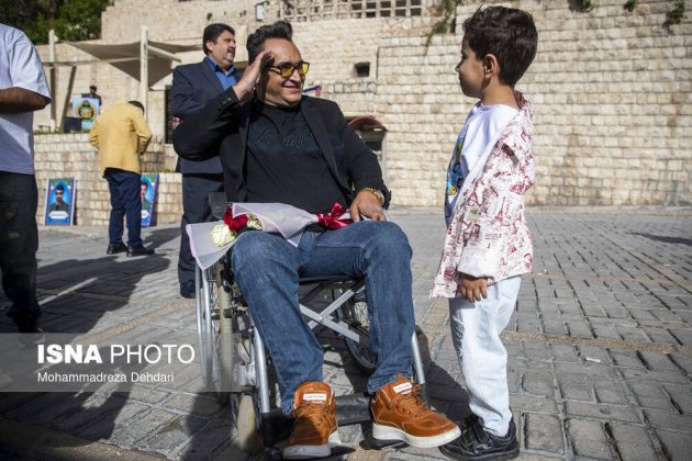 Enthusiastic welcome for the surviving crew of the Dena destroyer in Shiraz