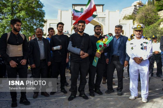 Enthusiastic welcome for the surviving crew of the Dena destroyer in Shiraz