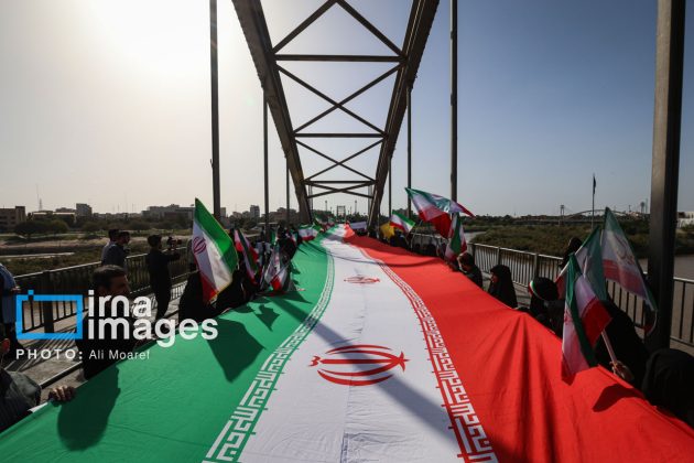 Human Chain of Iranian People to Condemn Trump's Attack on Civilian Infrastructure