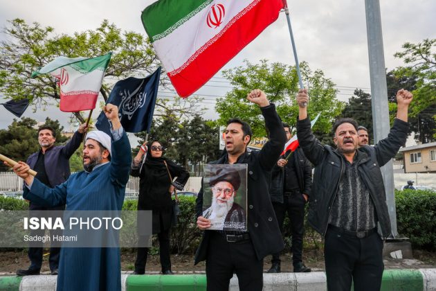 Human Chain of Iranian People to Condemn Trump's Attack on Civilian Infrastructure