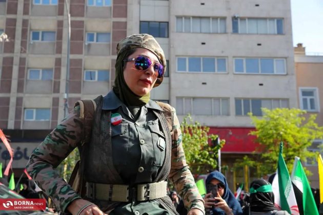 Iranian “Janfada” Girls Show Willingness to Defend the Country