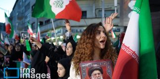 Iranian “Janfada” Girls Show Willingness to Defend the Country