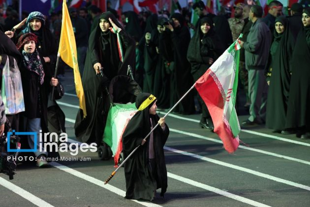 Iranian “Janfada” Girls Show Willingness to Defend the Country